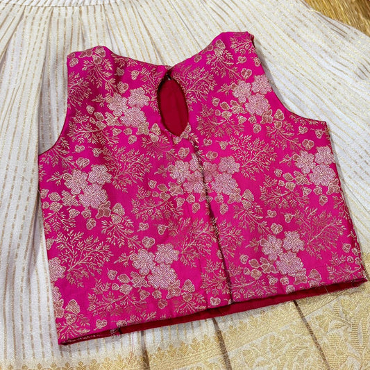 Lavendersilk Skirt With Lace Border And Rani/Magenta Banarasi Blouse