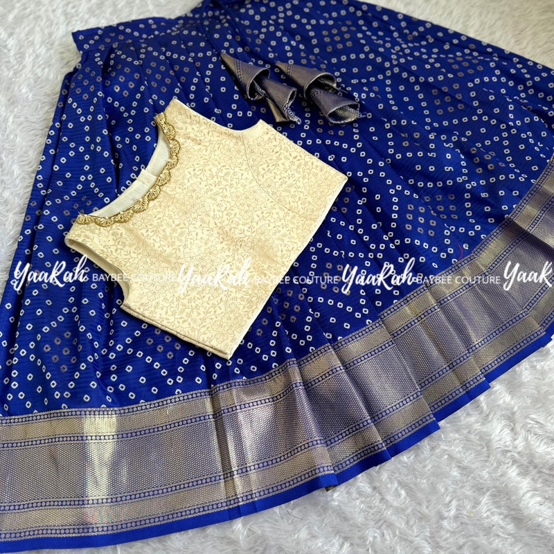 Bandhani Skirt With Cream Banarsi Blouse