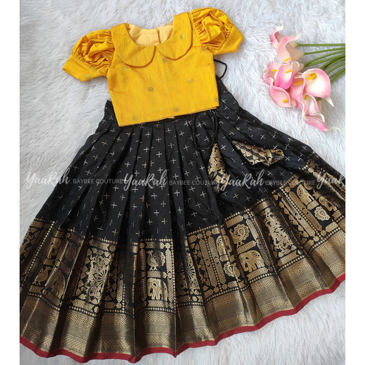 Kallana Skirt And Peter Pan Top