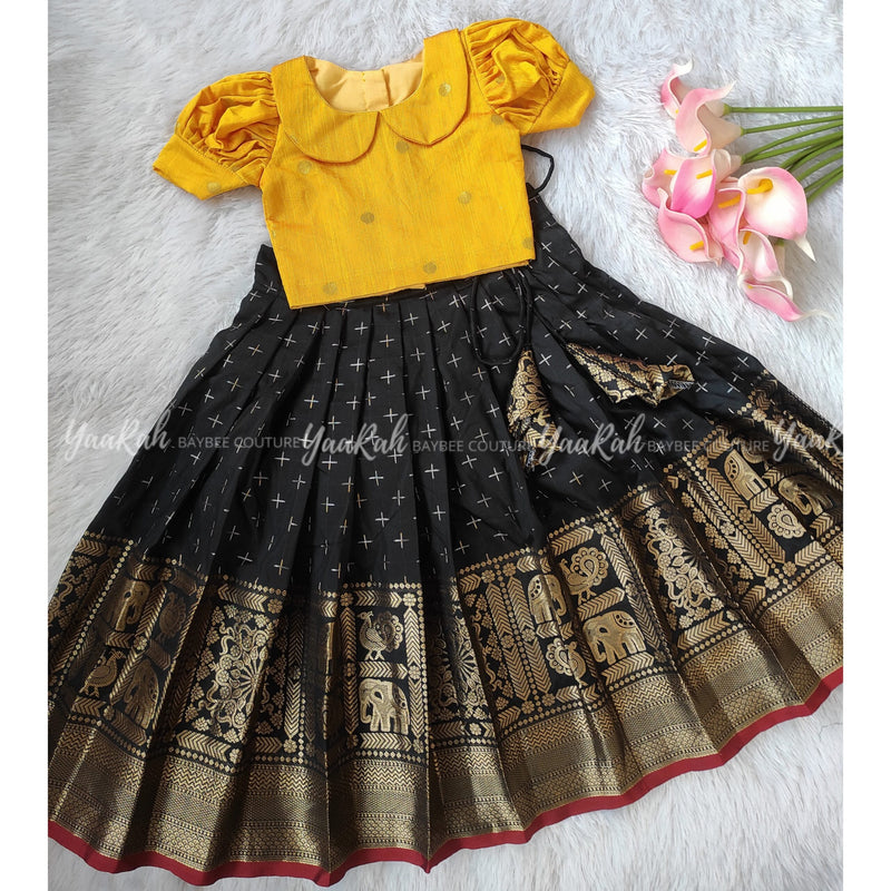 Kallana Skirt And Peter Pan Top