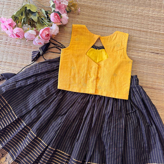 BLACK KANCHI COTTON SKIRT ANDSLUB COTTON BLOUSE