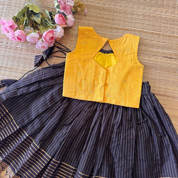 BLACK KANCHI COTTON SKIRT ANDSLUB COTTON BLOUSE