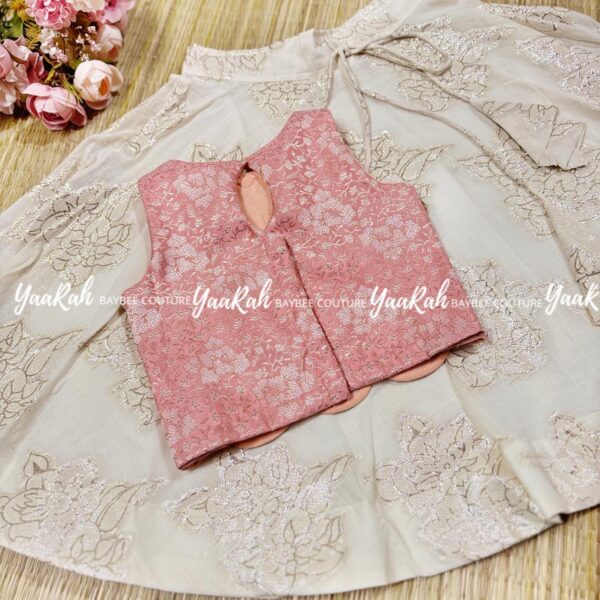 COTTON LUREX UMBRELLA SILK SKIRT AND PEACH BANARASI BLOUSE - Image 3