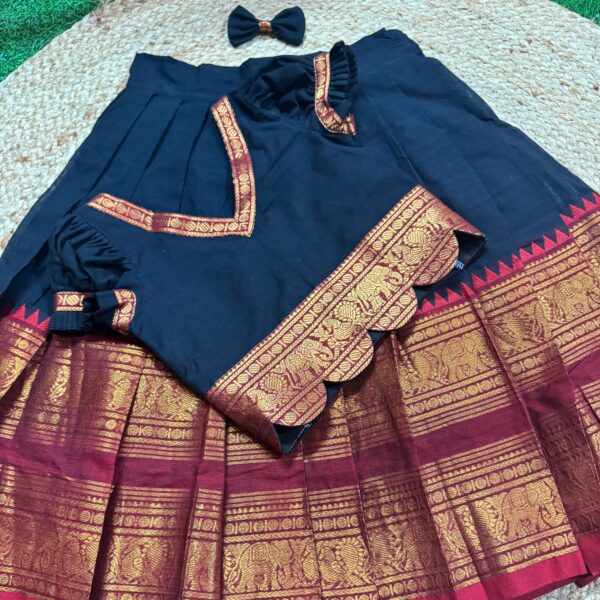 KANCHI COTTON SKIRT AND COTTON BLOUSE - BLACK